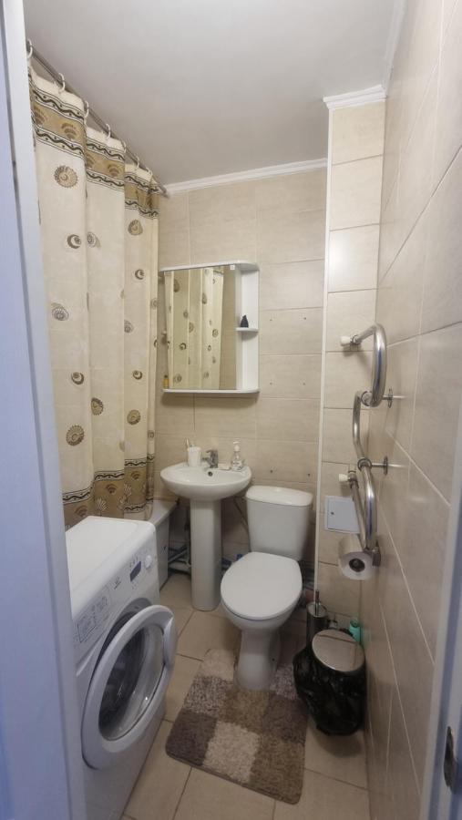 Apart Рядом С Mega Аlma-Ata Almaty Exterior foto